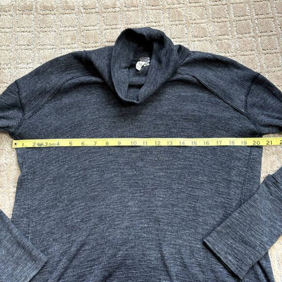Free People We The Free Split Back Turtle Neck Oversized Sweater Size XS Gray - Picture 7 of 9